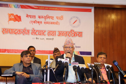 यो सरकार पाँचै वर्ष चल्छ : माधव नेपाल